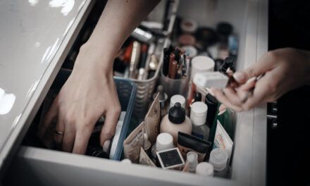 ¿Sabes qué contienen tus cosméticos? Ingredientes que están destruyendo los océanos