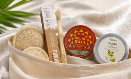 Cosmética natural para viajar: básicos zero waste para tu neceser de verano