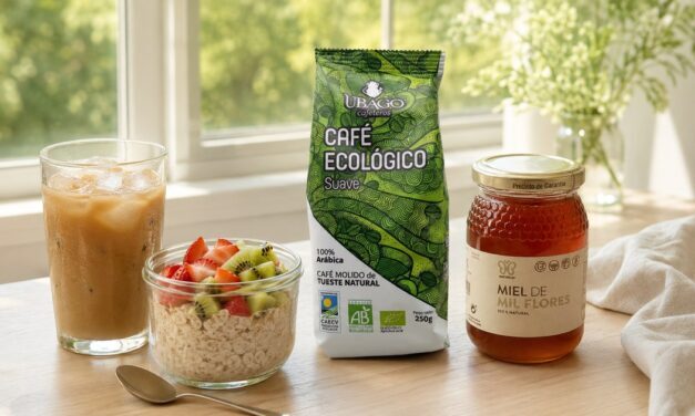 Desayunos frescos para verano: ideas con café, cacao, miel e infusiones
