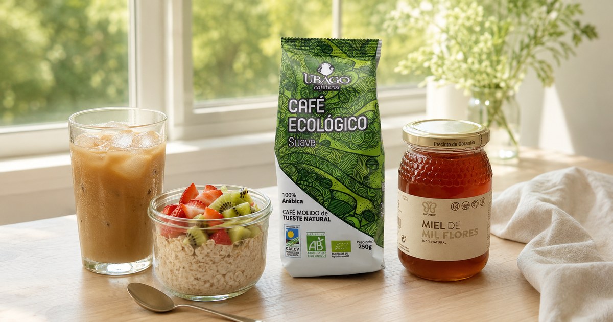 Desayunos frescos para verano: ideas con café, cacao, miel e infusiones